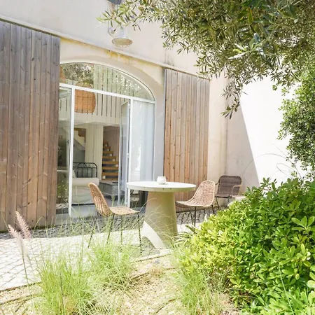 Apartment Charming Design House In With Garden - 6 *