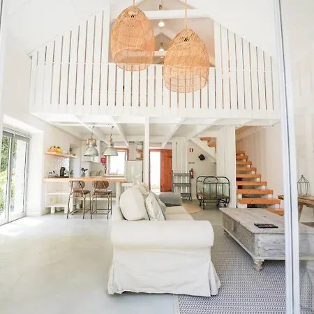 Charming Design House In With Garden - 6 Apartment Montijo