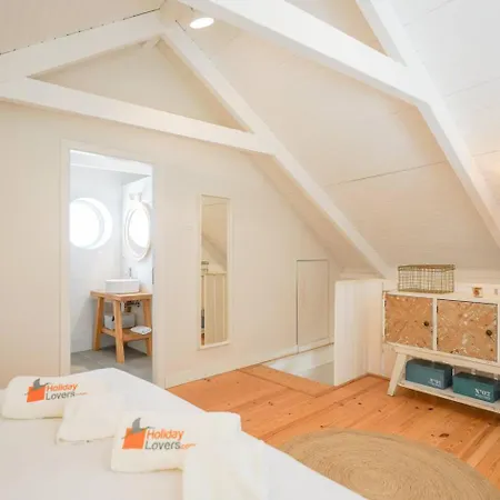 Charming Design House In With Garden - 6 Apartment *